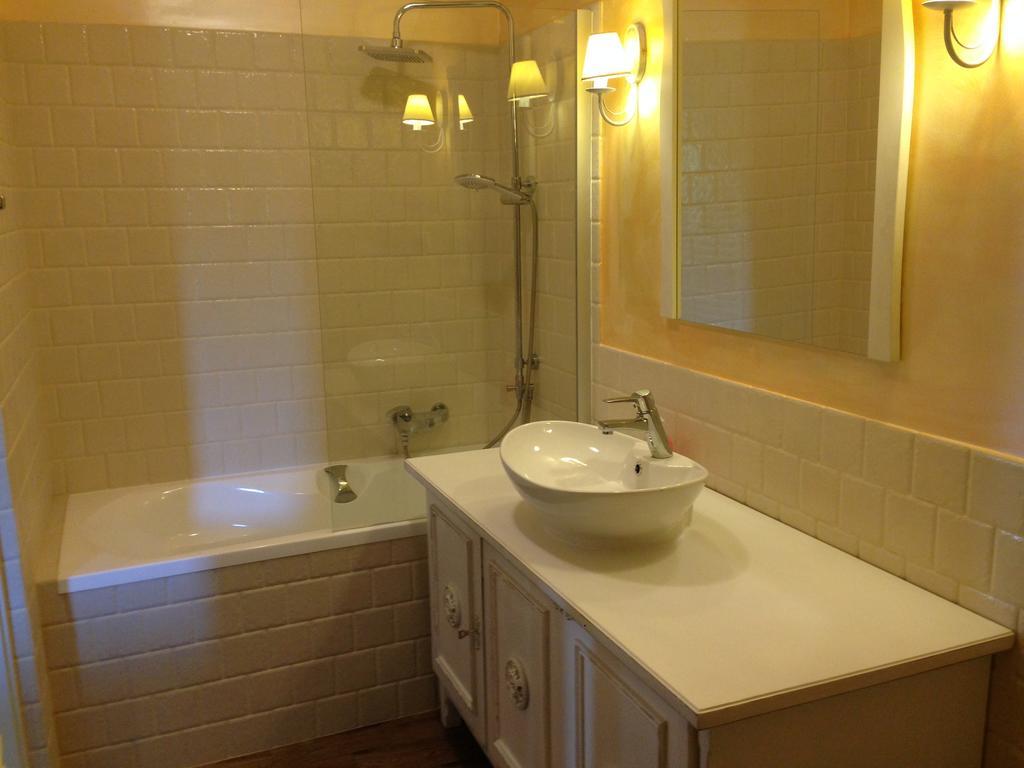 Hotel&Restauracja Zlote Runo Góra Kalwaria エクステリア 写真